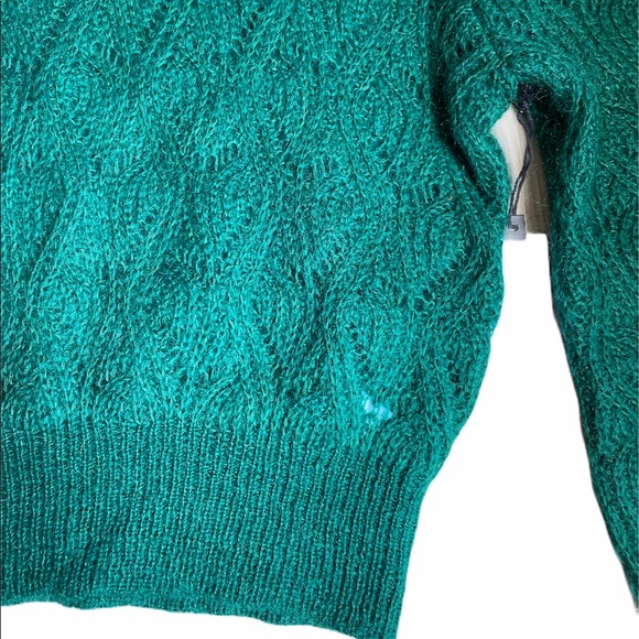 SOLD - ASTR Audra Bishop Sleeve Sweater Green - Picture 4 of 9